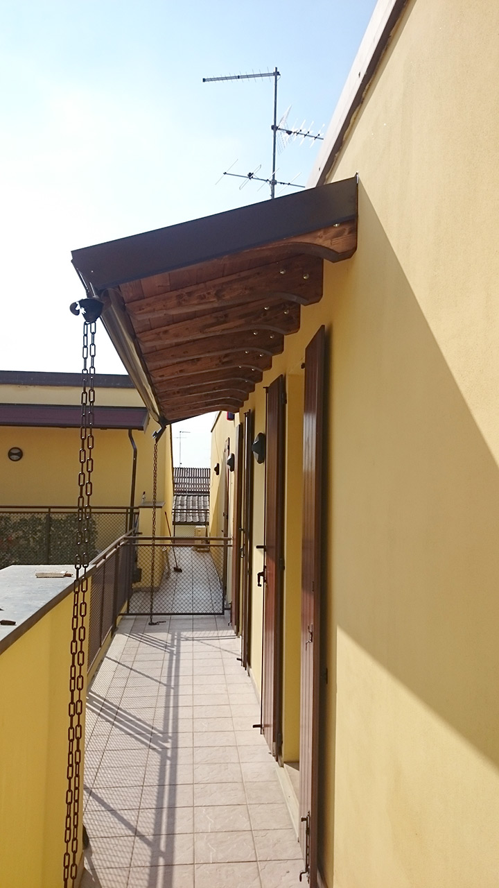 Pergolati in legno a ferrara, parma e bologna. tettoie in legno ... Copertura in legno per terrazzo
